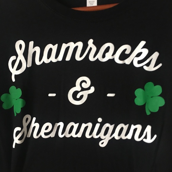 ☘️ Shamrocks & Shenanigans Tee Sz S - Picture 2 of 4